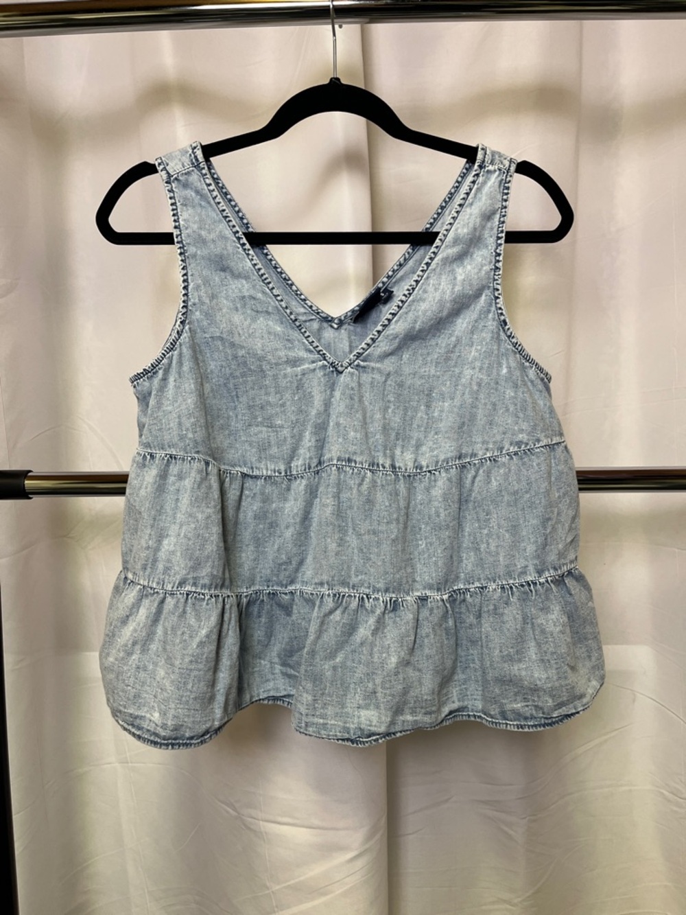 GAP women’s Light Wash Denim-Style sleeveless Tiered top small